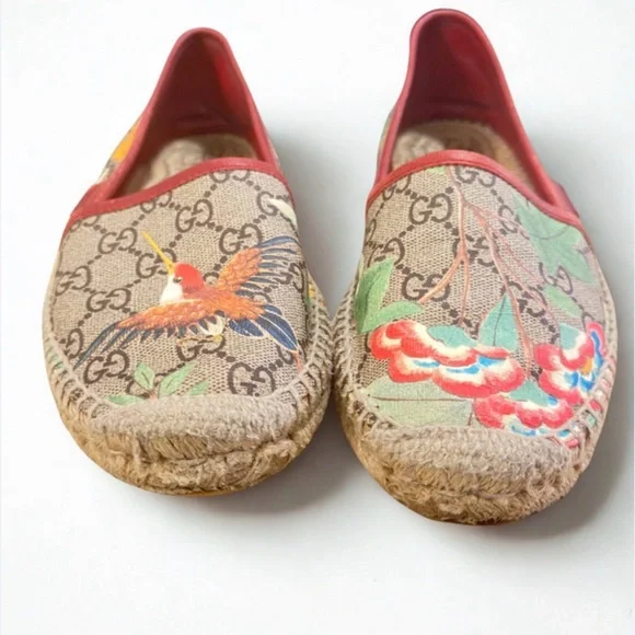 Gucci Beige and Red Espadrilles with Bird Motif - Picture 2 of 3